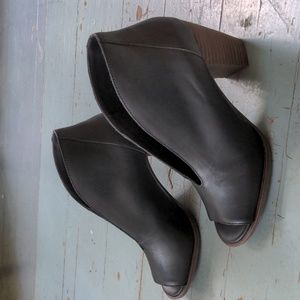 Lucky Brand peep toe black leather heeled booties